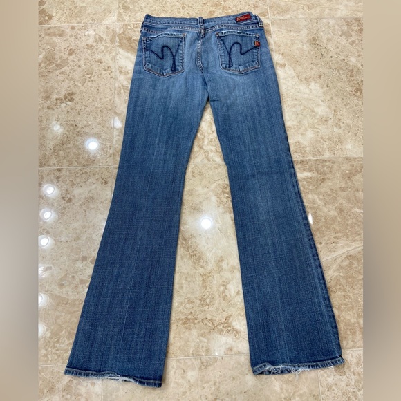 Citizens of Humanity Low Rise Jeans. Size 26 - Picture 8 of 9